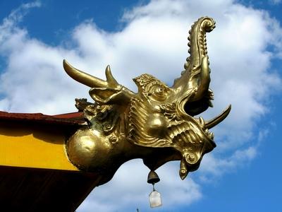 Dragon head - Buddhist shrine - Mátraverebély - Hungary-stock-foto