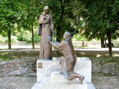 Szent István - Szúz Mária szobor - Pásztó - Hungary-stock-foto