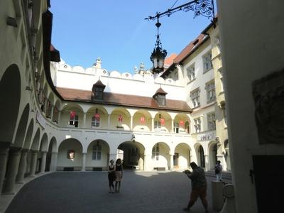Bratislava (Pozsony), 27 May 2018The interior Garden of the Old City Hall.A pozsonyi óvárosháza belsõ udvara.-stock-foto