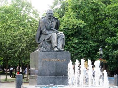 Bratislava (Pozsony), 19 May 2018Slovakian poet, dramatist, translator Pavol Országh-Hviezdoslav's statue.Hviezdoslav vagy Pavol Országh-Hviezdoslav (1849-1921) szlovák költõ, drámaíró, mûfordító szobra. Vojtech Ihriský 1937-ben készült alkotása.-stock-foto