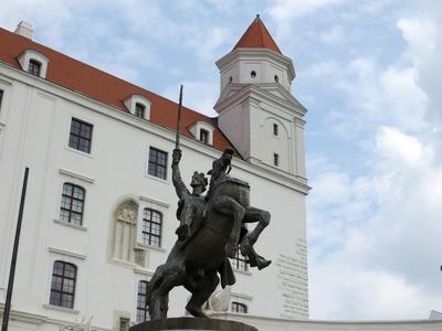 Bratislava (Pozsony), 19 May 2018The Castle. of Bratislava and the statue of  prince of Great Moravia Svatopluk.A pozsonyi vár és Szvatopluk (846-894) morva fejedelem szobra. A szobor Ján Kulich 2010-ben felavatott alkotása.-stock-photo