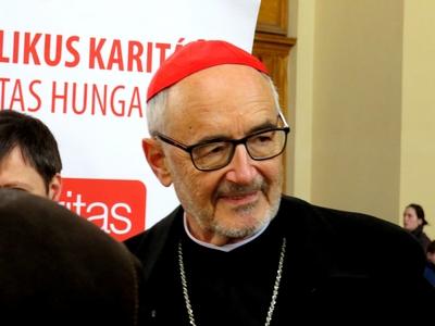 Cardinal Michael F. Czerny in Budapest - Ukranian refugees-stock-photo