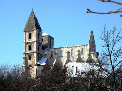 Zsámbék in Winter - 13th C. Church - Hungary-stock-foto