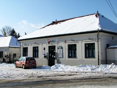 The town hall of Zsámbék in winter - Hungary-stock-foto