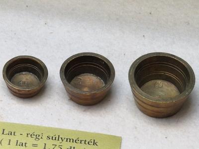 Lat - Old hungarian scale - Jász Museum - Jászberény-stock-foto
