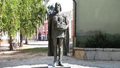 King Béla Third - Statue - Baja - Hungary-stock-foto
