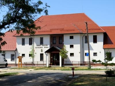 Törökszentmiklós - Catholic kindergarten - Hungary-stock-foto