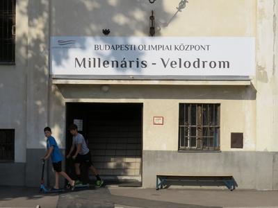 Spoert - Millennium Velodrome of the Olympic Center - Budapest-stock-foto