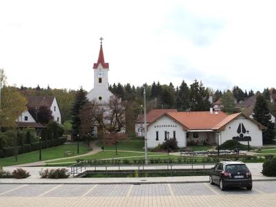 The Bánk church and municipality on Hősök square - Hungary-stock-foto