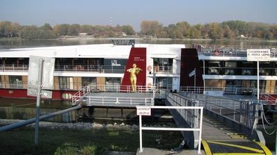 Tourist boat in the port of Mohács - Danube - Hungary-stock-foto