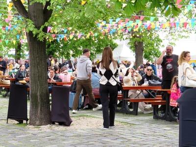 Budapest Spring Fair - Social recreation-stock-foto