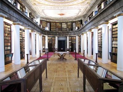 Library of Reformed College - Sátorlajaújhely - Hungary-stock-foto
