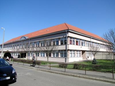 Sátoraljaújhely, 2016. március 17.The Kazinczy Ferenc elementary school is located at Deák u. No. 14.A Kazinczy Ferenc általános iskola a Deák u. 14. sz. alatt.-stock-foto