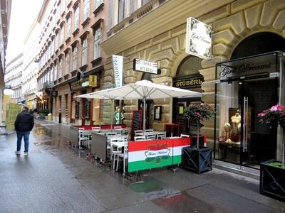 Vienna- Hungartian Restaurant - Austria-stock-foto