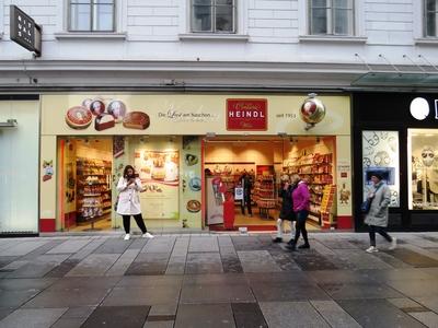 Mozart chocolate shop on Kärntner Straße - Vienna-stock-photo