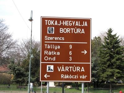 Directional sign in the town of Szerencs - Hungary-stock-foto