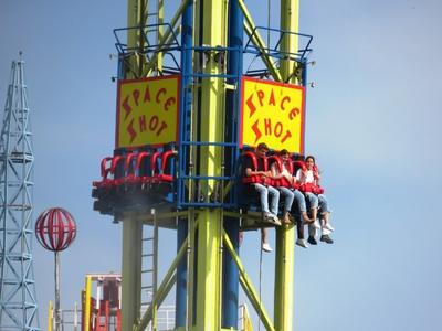Space shot amusement device - Prater - Vienna-stock-foto