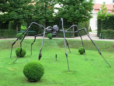 Spider statue - Vienna - Belvedere Palace coutyard-stock-photo