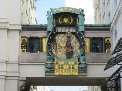 The Ancker Clock (Ankeruhr) on the Hoher Markt square - Vienna-stock-foto
