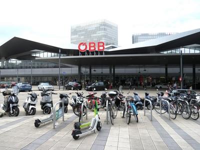 The main train station in Vienna.-stock-foto