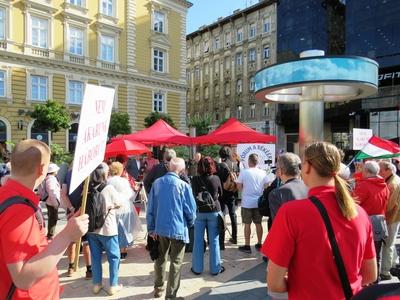 Budapest - Forum for Peace demonstration - Ukraine-stock-foto