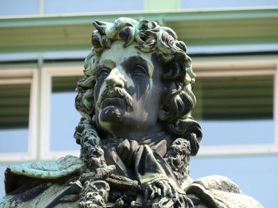 Statue of the great Hungarian poet Mihály Vitéz Csokonai  - Debrecen-stock-foto