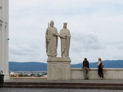 Statues of King St. Stepahn and Queen Gizella - Veszprém - Hungary-stock-foto