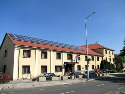 Várpalota - City Hall - Hungary-stock-foto