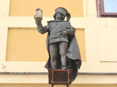 Beer pub advertisement figurine - Székesfehérvár - Hungary-stock-foto