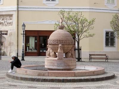 The Országalma well - Székesfehérvár - Hungary-stock-foto
