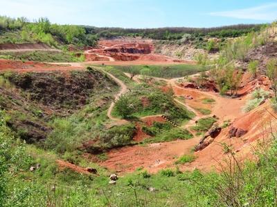 Gánt - Hungary - Bauxit mining site - Red earth-stock-foto