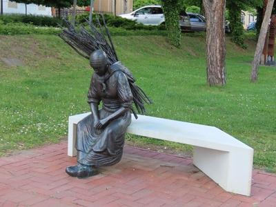 Statue of the loppings-bearing woman - Békéscsaba - Hungary-stock-photo