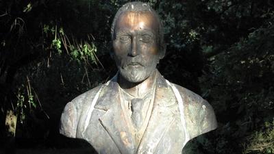 Bust of Bolza Pál - Szarvas - Arboretum founder - Hungary-stock-foto