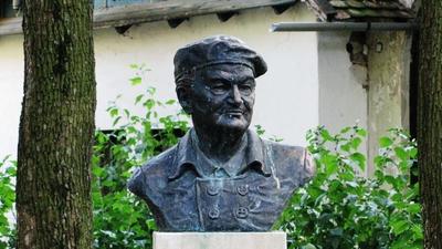 The bust of painter Ruzicskay György - Stzarvas - Hungary-stock-foto