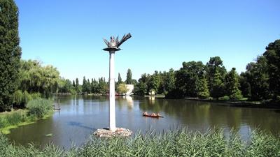 Szarvas - Hungary - Holt-Kőrös - Millennium column-stock-foto