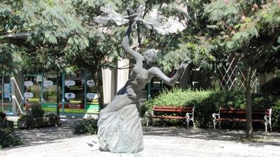 Statue Kőrös füzei - Szarvas - Hungary-stock-foto