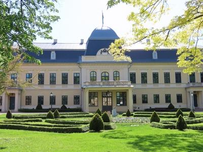 Gyula - Almásy Castle - Hungary-stock-foto