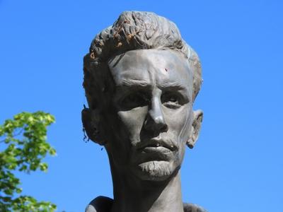 Statue of Petőfi Sándor - Hungarian poet - Gyula-stock-foto