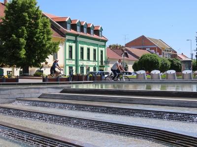 The barrage fountain of Kossuth square - Gyula - Hungary-stock-foto