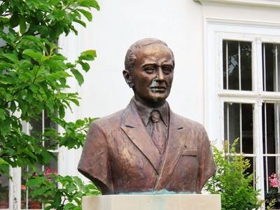 Bust of Baron Kelemen Waldbott - Tolcsva - Hungary-stock-foto