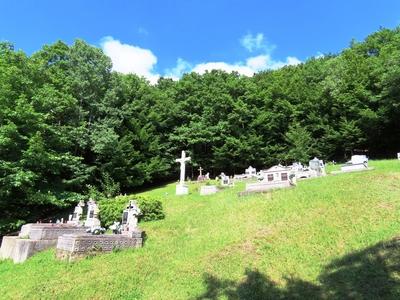 Újhuta cemetery on the side of the Zemplén  mountains - Hungary-stock-foto