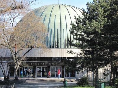 Planetarium - Budapest - Népliget-stock-foto
