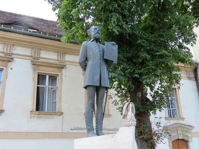 The statue of Lajos Batthyány - First Independent Hungarian Government PM - Budapest-stock-foto