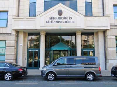Ministry of Foreign Affairs and Trade - Hungary - Budapest-stock-foto