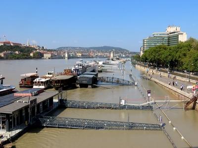 Danube river overflooded its banks - Budapest - Boris Cyclone-stock-foto