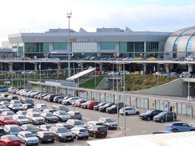 Terminal 2B of Ferenc Liszt Airport in Ferihegy - Budapest-stock-foto
