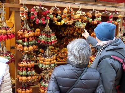 Winter fair on Szent István square, in a Christmas atmosphere - Budapest-stock-foto