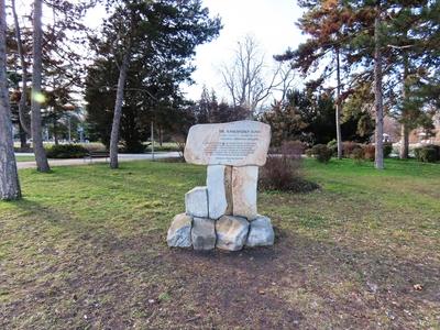 Memorial stone of Dr. Iván Rakovszky - Margaret Island developer - BUdapest-stock-foto