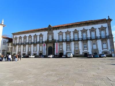 Porto -  Bishop's Palace on Cathedral Square - Portugal-stock-foto