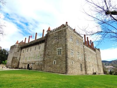 Castle of the Princes of Bragança - Guimarães - Portugal-stock-foto